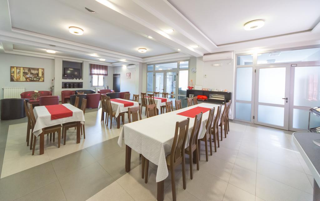 Hotel Piramida Podgorica Exterior photo